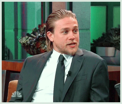 Imagem recente de charliehunnam