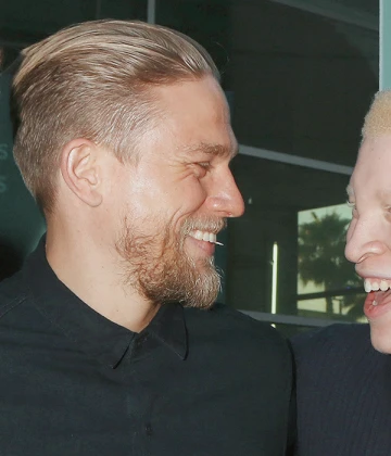 Imagem recente de charliehunnam