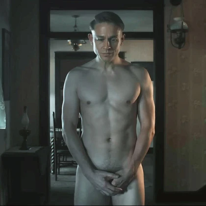 Imagem recente de charliehunnam