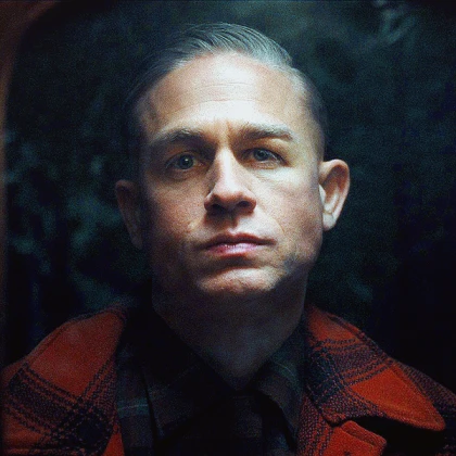 Imagem recente de charliehunnam