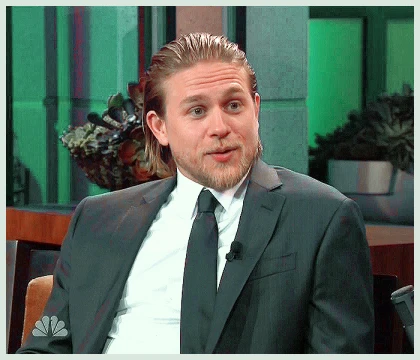 Imagem recente de charliehunnam