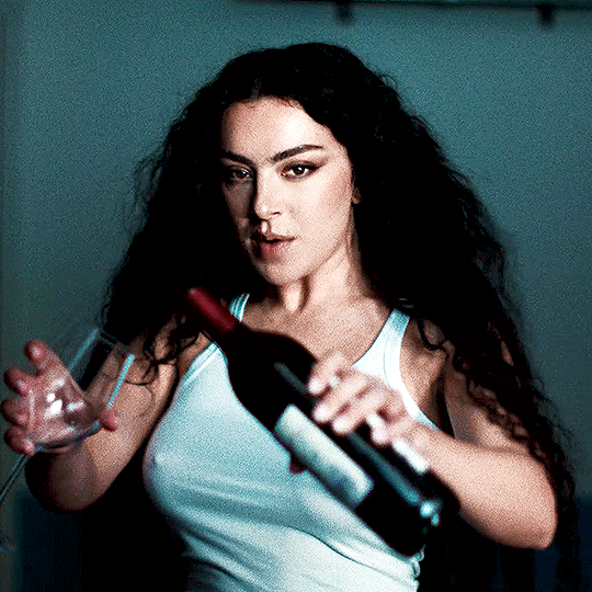 Imagem recente de charlixcx