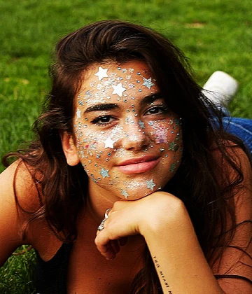 Imagem recente de dualipa