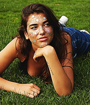 Imagem recente de dualipa