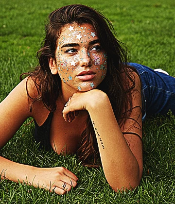 Imagem recente de dualipa