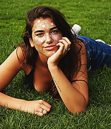 Imagem recente de dualipa