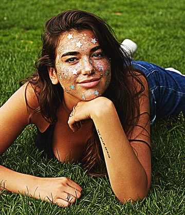 Imagem recente de dualipa