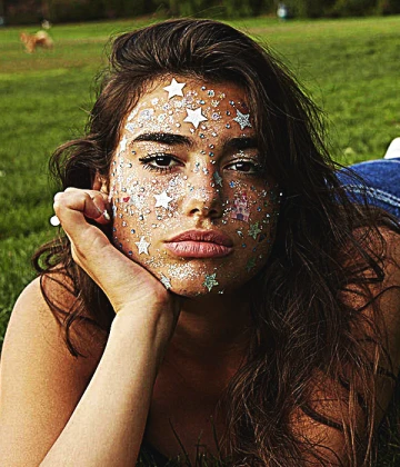 Imagem recente de dualipa