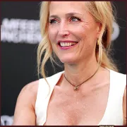Imagem recente de gilliananderson