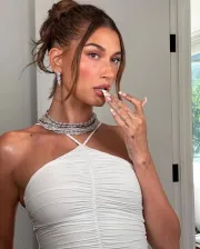 Imagem recente de haileybaldwin