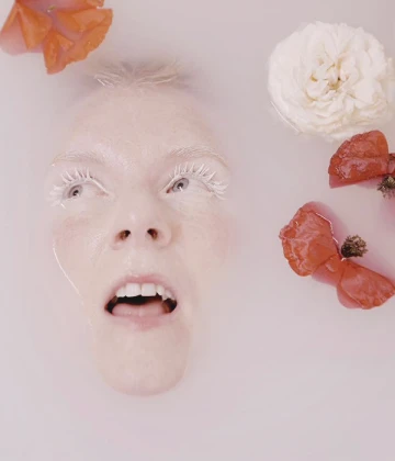 Imagem recente de iamamiwhoami