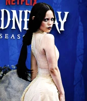 Imagem recente de jennaortega