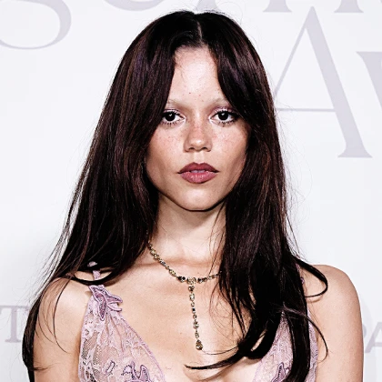 Imagem recente de jennaortega