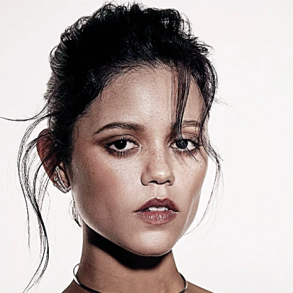 Imagem recente de jennaortega