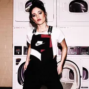 Imagem recente de jennaortega