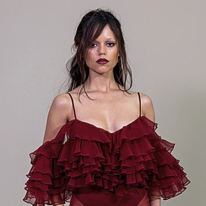 Imagem recente de jennaortega