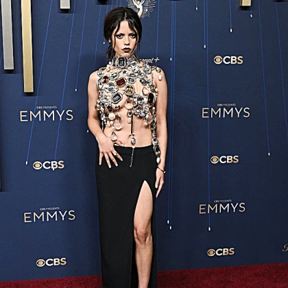 Imagem recente de jennaortega