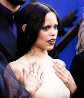 Imagem recente de jennaortega