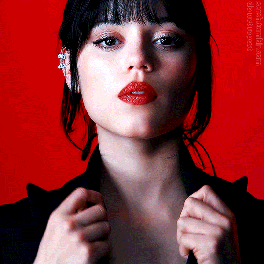 Imagem recente de jennaortega