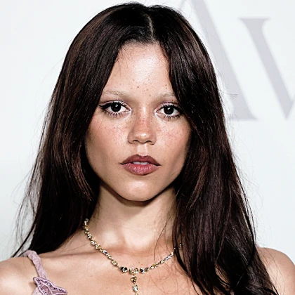 Imagem recente de jennaortega