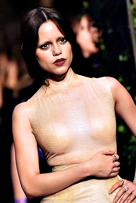 Imagem recente de jennaortega