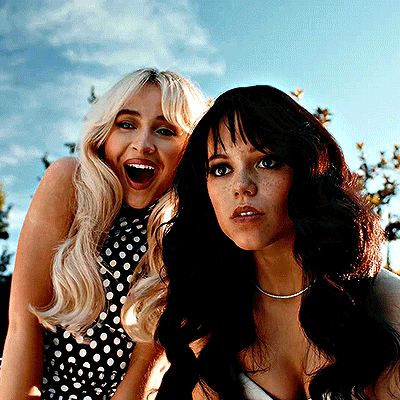 Imagem recente de jennaortega