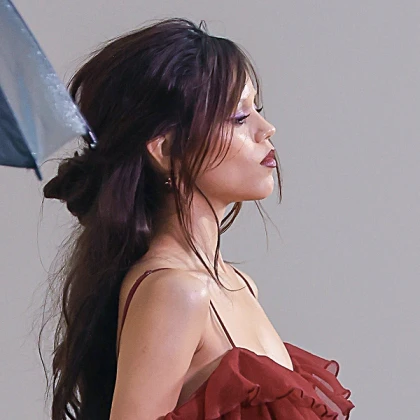 Imagem recente de jennaortega