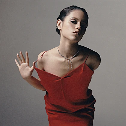 Imagem recente de jennaortega