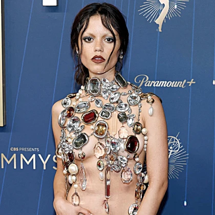 Imagem recente de jennaortega