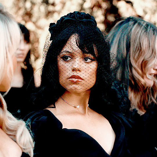 Imagem recente de jennaortega