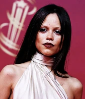 Imagem recente de jennaortega