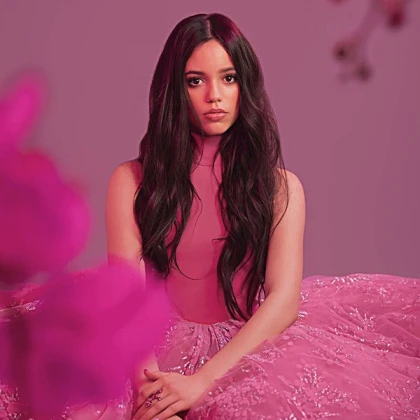 Imagem recente de jennaortega