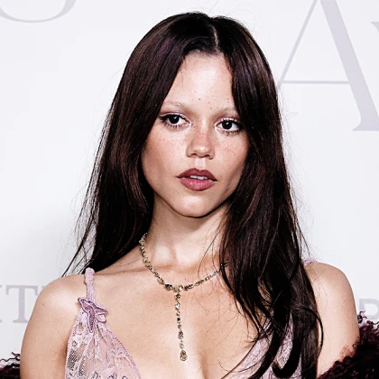 Imagem recente de jennaortega