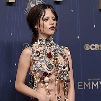 Imagem recente de jennaortega