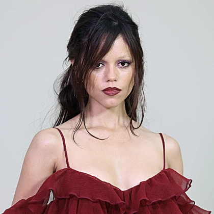 Imagem recente de jennaortega