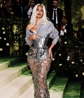 Imagem recente de kimkardashian