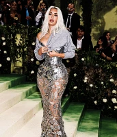 Imagem recente de kimkardashian