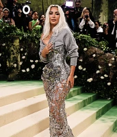 Imagem recente de kimkardashian