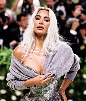 Imagem recente de kimkardashian