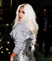 Imagem recente de kimkardashian