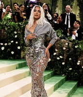 Imagem recente de kimkardashian