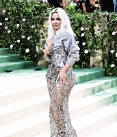 Imagem recente de kimkardashian