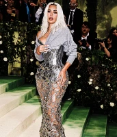 Imagem recente de kimkardashian