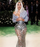 Imagem recente de kimkardashian