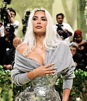 Imagem recente de kimkardashian