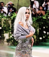 Imagem recente de kimkardashian