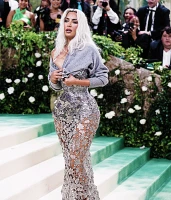 Imagem recente de kimkardashian