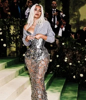 Imagem recente de kimkardashian