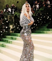 Imagem recente de kimkardashian