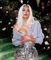 Imagem recente de kimkardashian